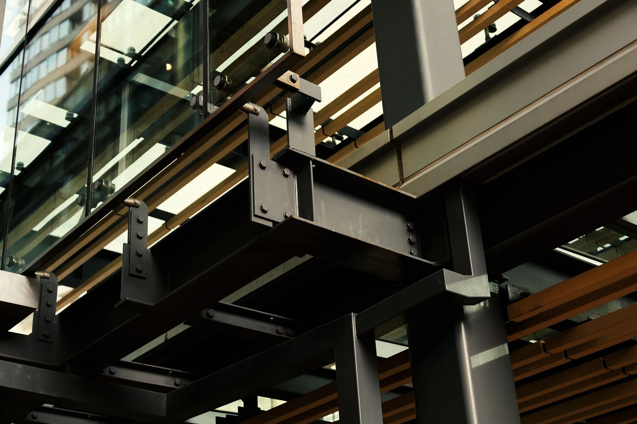 Thick steel plates for heavy industry